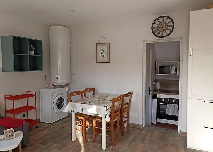 Petite Maison Sur Terrain Clos A 200 M De La * Saint-Germain-sur-Ay