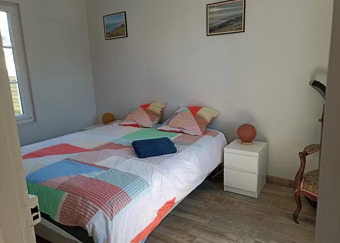 Petite Maison Sur Terrain Clos A 200 M De La * Saint-Germain-sur-Ay